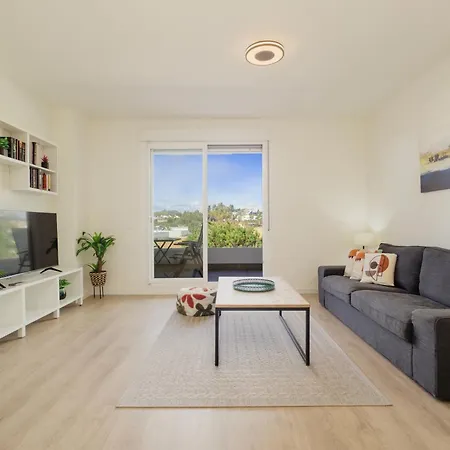 Contemporary 2 Bedroom In Nueva Andalucia Apartment Marbella