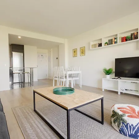 Contemporary 2 Bedroom In Nueva Andalucia Apartment Marbella