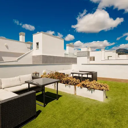 Contemporary 2 Bedroom In Nueva Andalucia Apartment *